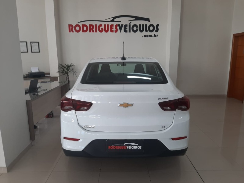 ONIX 1.0	LT PLUS 8V TURBO FLEX 4P AUTOMÁTICO - 2023 - CAXIAS DO SUL