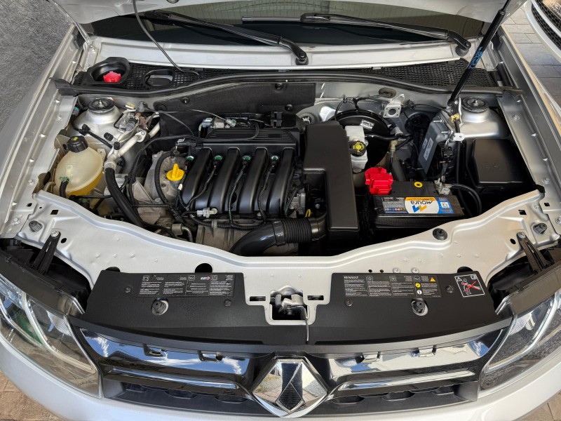 DUSTER 1.6 EXPRESSION 4X2 16V FLEX 4P MANUAL - 2016 - FARROUPILHA