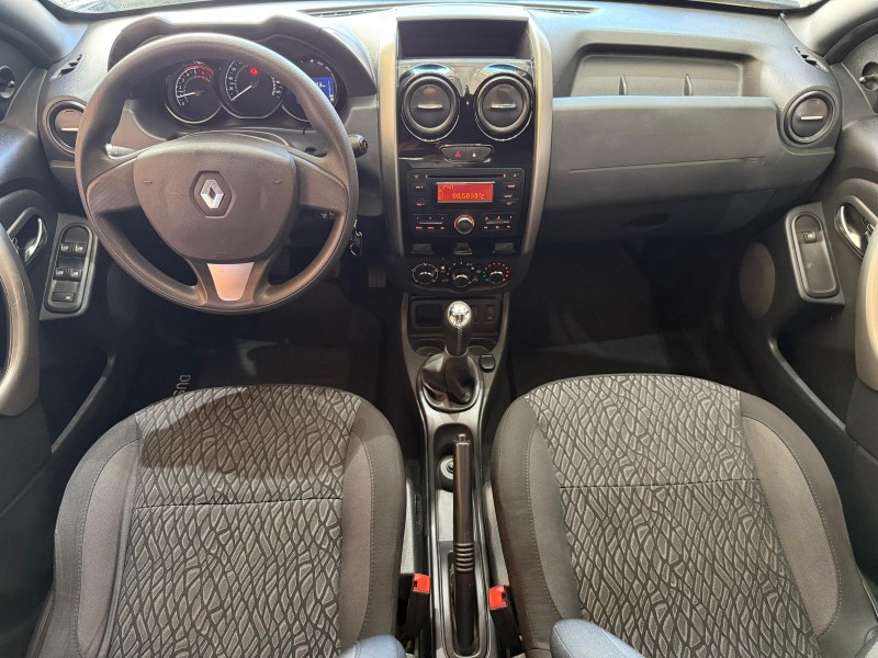 DUSTER 1.6 EXPRESSION 4X2 16V FLEX 4P MANUAL - 2016 - FARROUPILHA