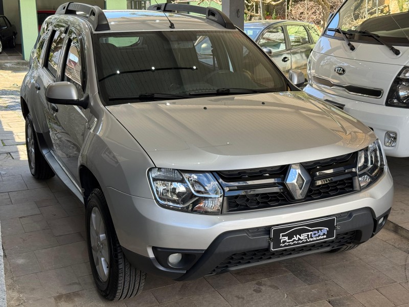 DUSTER 1.6 EXPRESSION 4X2 16V FLEX 4P MANUAL - 2016 - FARROUPILHA