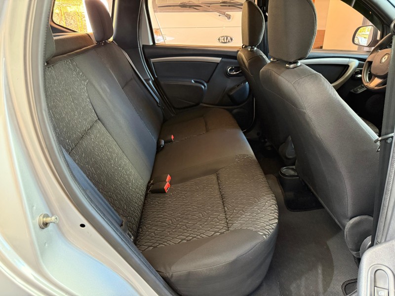 DUSTER 1.6 EXPRESSION 4X2 16V FLEX 4P MANUAL - 2016 - FARROUPILHA