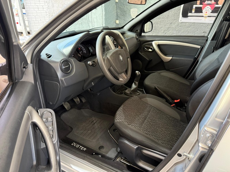 DUSTER 1.6 EXPRESSION 4X2 16V FLEX 4P MANUAL - 2016 - FARROUPILHA