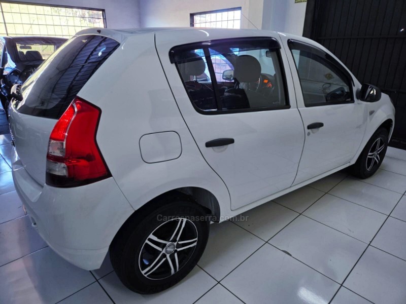 SANDERO 1.0 AUTHENTIQUE 16V FLEX 4P MANUAL - 2012 - CAMPO BOM