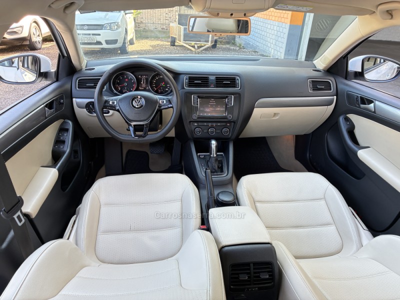 JETTA 1.4 16V TSI COMFORTLINE GASOLINA 4P TIPTRONIC - 2016 - VENâNCIO AIRES