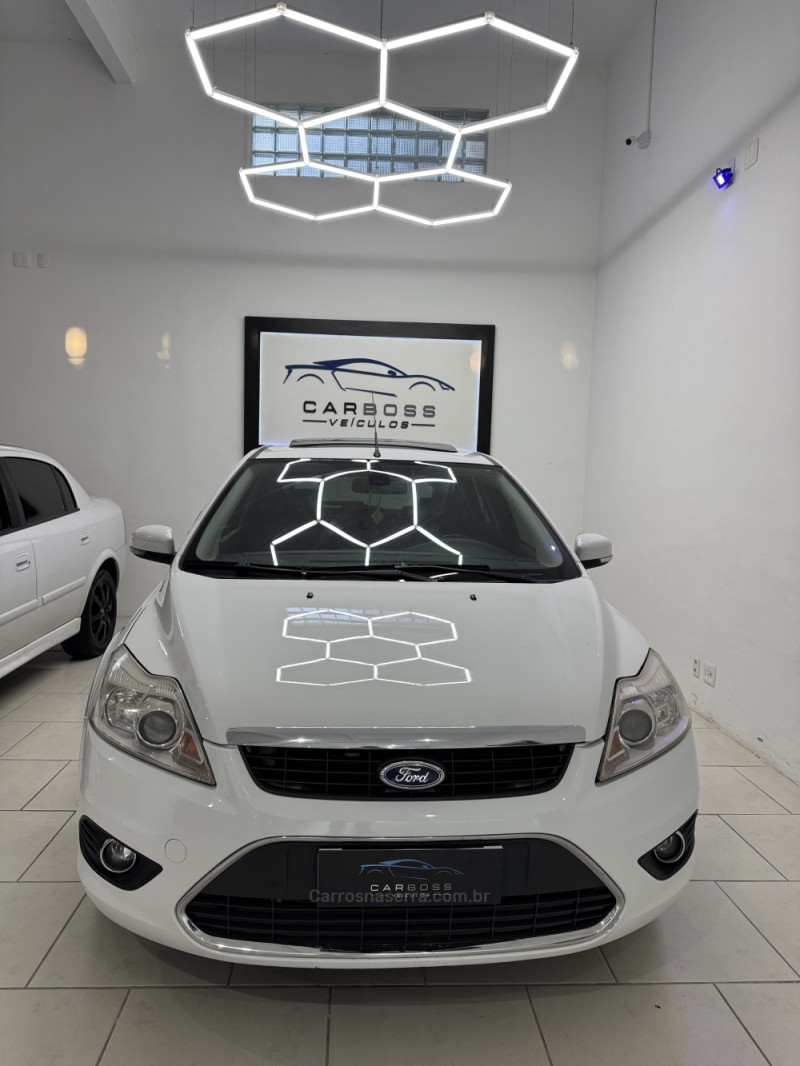 FOCUS 2.0 TITANIUM HATCH 16V FLEX 4P MANUAL - 2013 - CAXIAS DO SUL