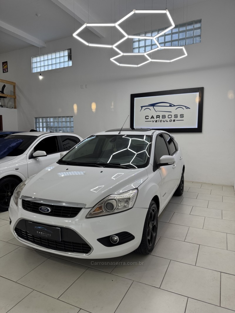 FOCUS 2.0 TITANIUM HATCH 16V FLEX 4P MANUAL - 2013 - CAXIAS DO SUL