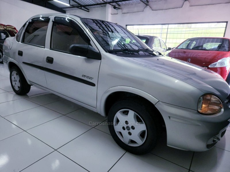 CLASSIC 1.6 MPFI SPIRIT 8V GASOLINA 4P MANUAL - 2005 - CAMPO BOM