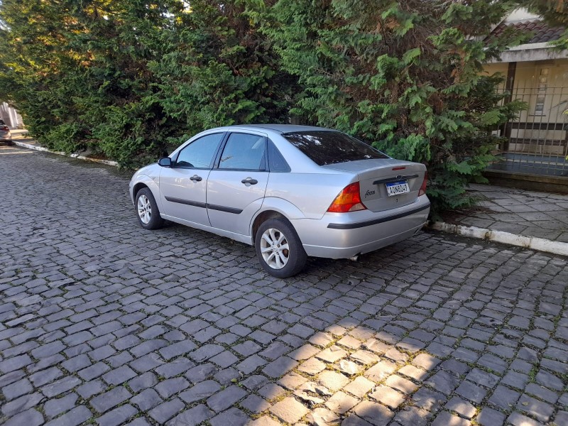 FOCUS 1.6 GLX SEDAN 8V FLEX 4P MANUAL - 2007 - FARROUPILHA