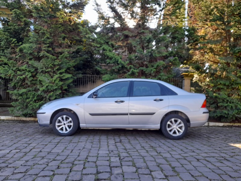 FOCUS 1.6 GLX SEDAN 8V FLEX 4P MANUAL - 2007 - FARROUPILHA
