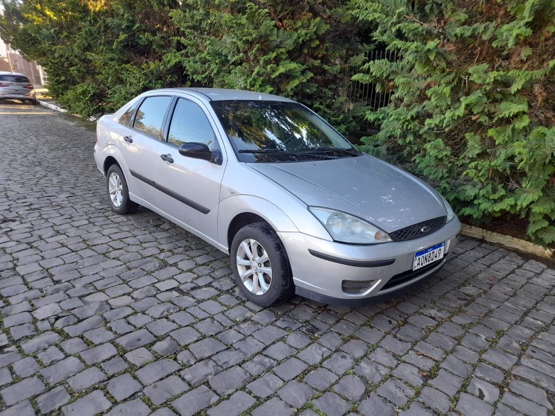 FOCUS 1.6 GLX SEDAN 8V FLEX 4P MANUAL - 2007 - FARROUPILHA