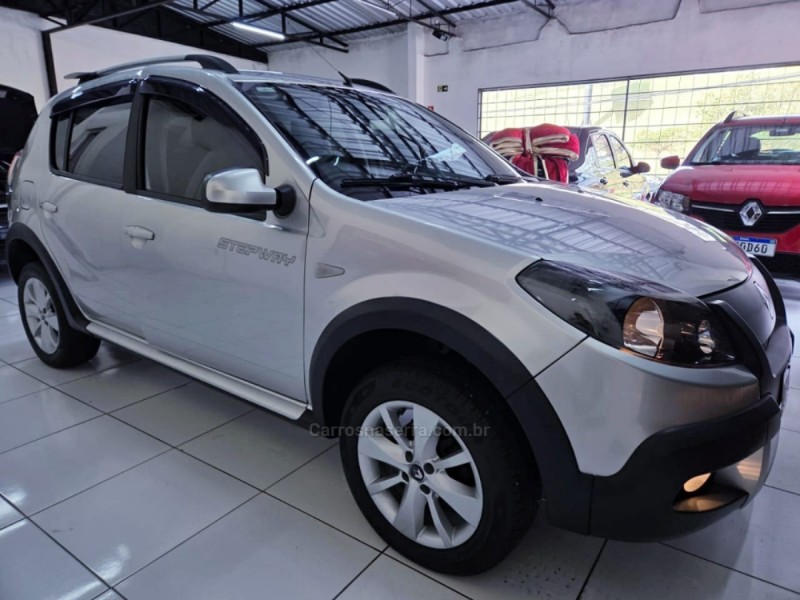 SANDERO 1.6 STEPWAY 8V FLEX 4P MANUAL - 2014 - CAMPO BOM