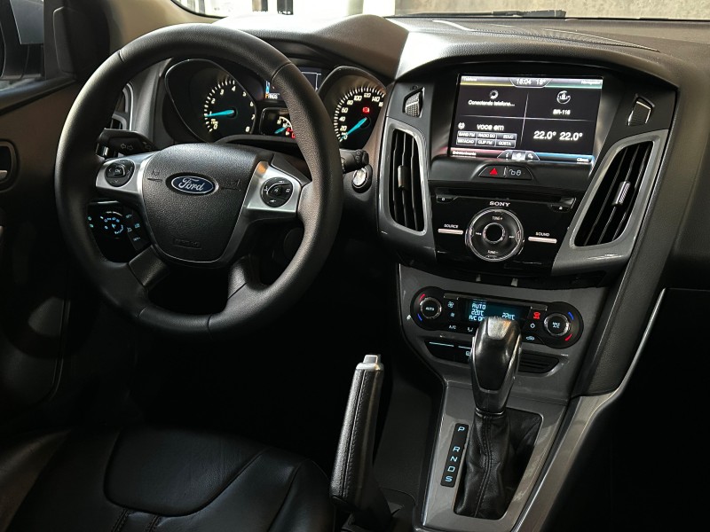 FOCUS 2.0 TITANIUM HATCH 16V FLEX 4P AUTOMÁTICO - 2015 - CAXIAS DO SUL
