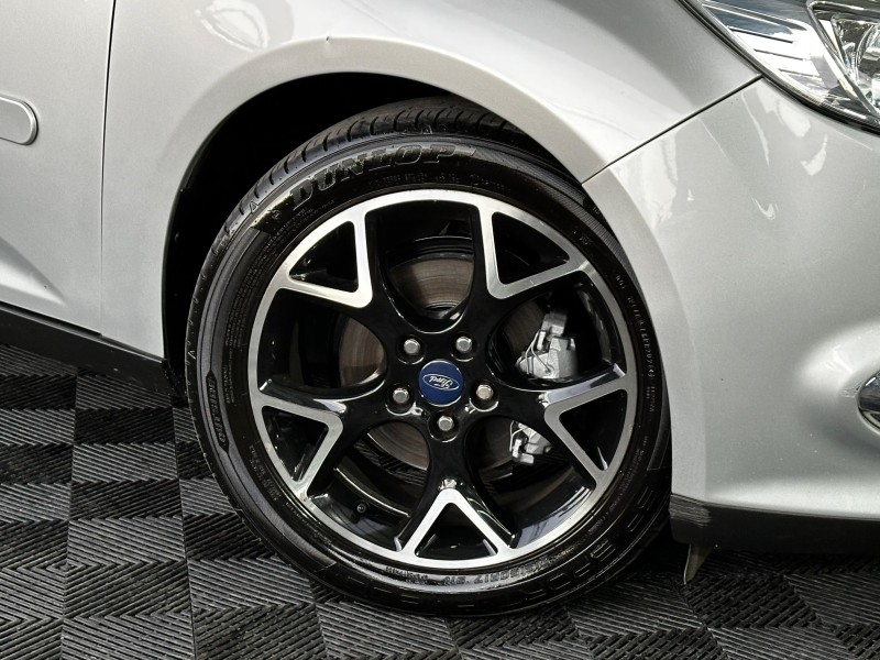 FOCUS 2.0 TITANIUM HATCH 16V FLEX 4P AUTOMÁTICO - 2015 - CAXIAS DO SUL