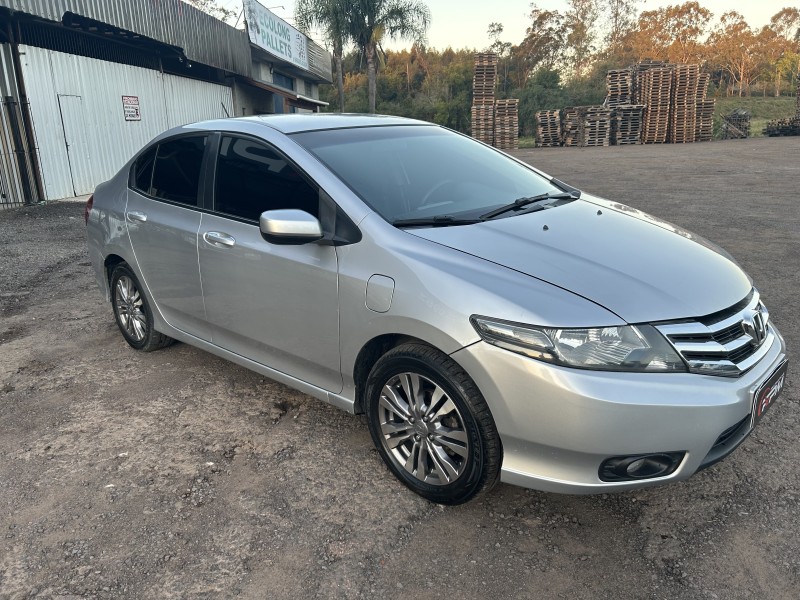 CITY 1.5 LX 16V FLEX 4P AUTOMÁTICO - 2014 - SãO SEBASTIãO DO CAí