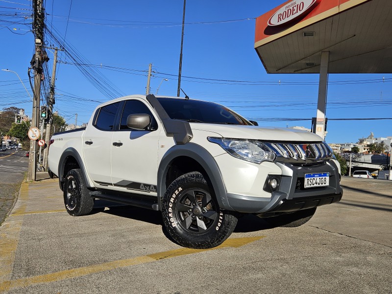 L200 TRITON 2.4 16V SPORT SAVANA DIESEL CD TURBO 4P 4X4 AUTOMÁTICO - 2022 - CAXIAS DO SUL