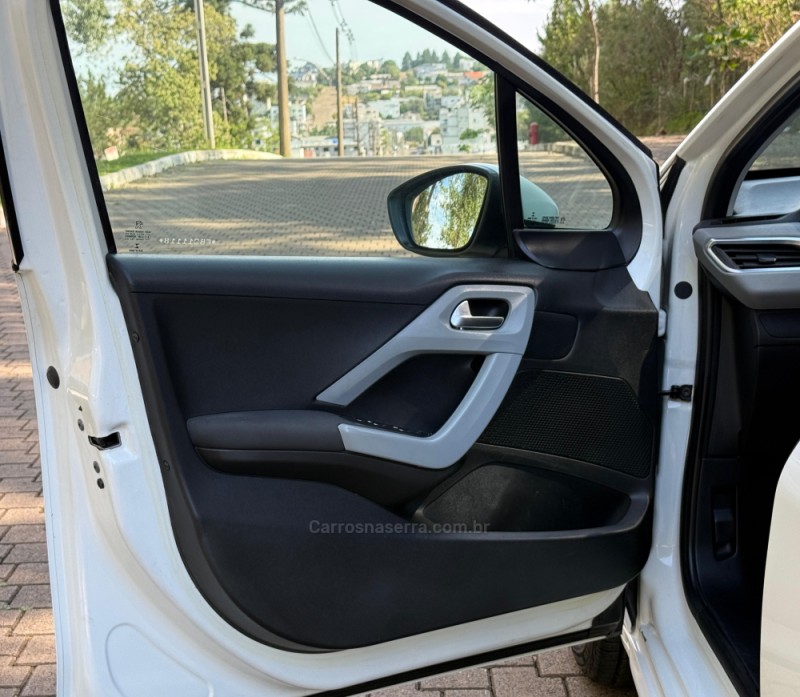 208 1.6 ACTIVE PACK 16V FLEX 4P AUTOMÁTICO - 2015 - GUAPORé