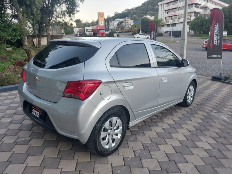 ONIX 1.0 MPFI LT 8V FLEX 4P MANUAL - 2019 - ENCANTADO