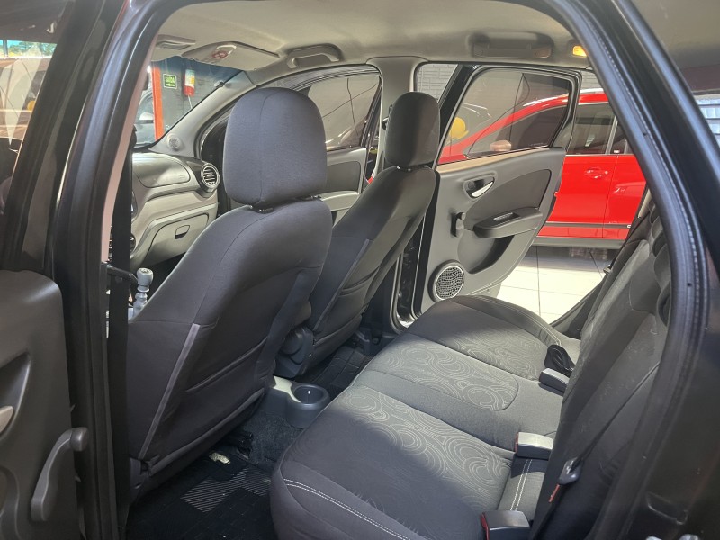 GRAND SIENA 1.4 MPI ATTRACTIVE 8V FLEX 4P MANUAL - 2013 - CAXIAS DO SUL
