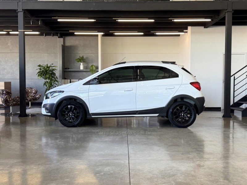 ONIX 1.4 MPFI ACTIV 8V FLEX 4P MANUAL - 2018 - BENTO GONçALVES