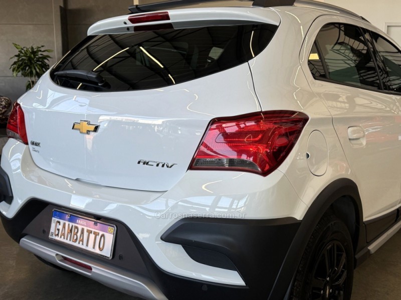 ONIX 1.4 MPFI ACTIV 8V FLEX 4P MANUAL - 2018 - BENTO GONçALVES