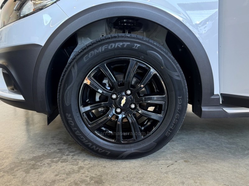 ONIX 1.4 MPFI ACTIV 8V FLEX 4P MANUAL - 2018 - BENTO GONçALVES