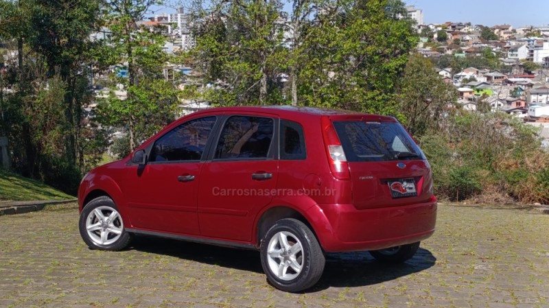 FIESTA 1.6 MPI 8V GASOLINA 4P MANUAL - 2004 - CAXIAS DO SUL