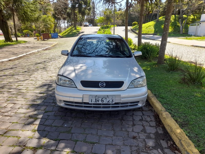 astra 2.0 500 mpfi sedan 16v 4p 2001 farroupilha
