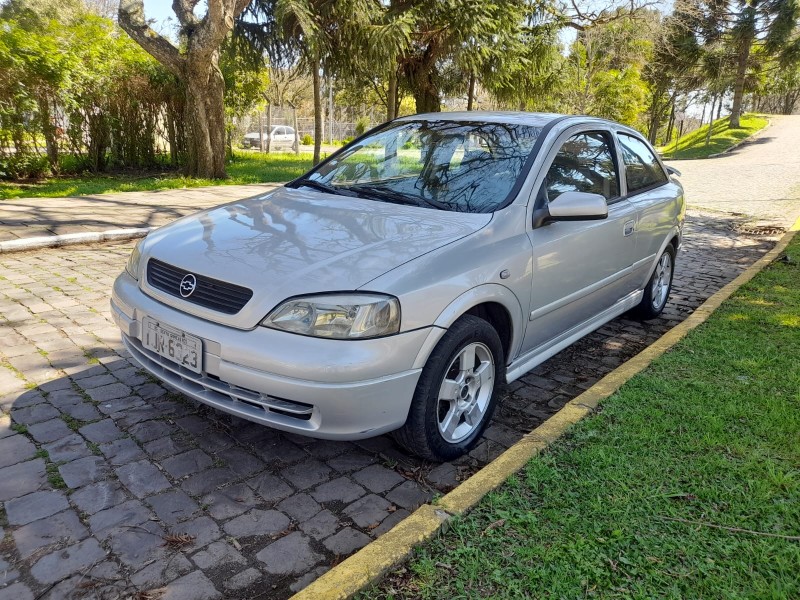 ASTRA 2.0 500 MPFI SEDAN 16V 4P - 2001 - FARROUPILHA