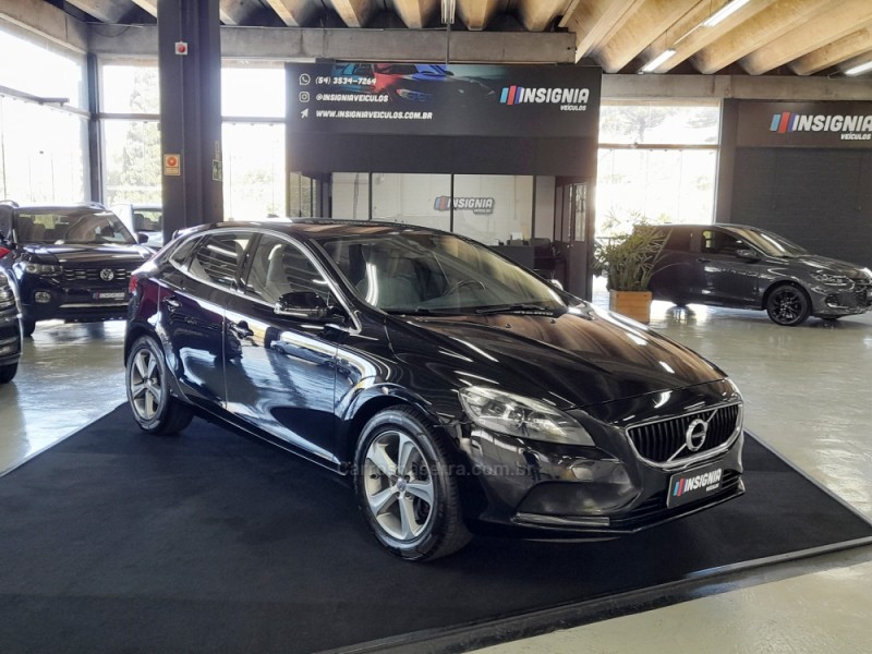 V40 2.0 T4 DYNAMIC TURBO GASOLINA 4P AUTOMÁTICO - 2014 - CAXIAS DO SUL