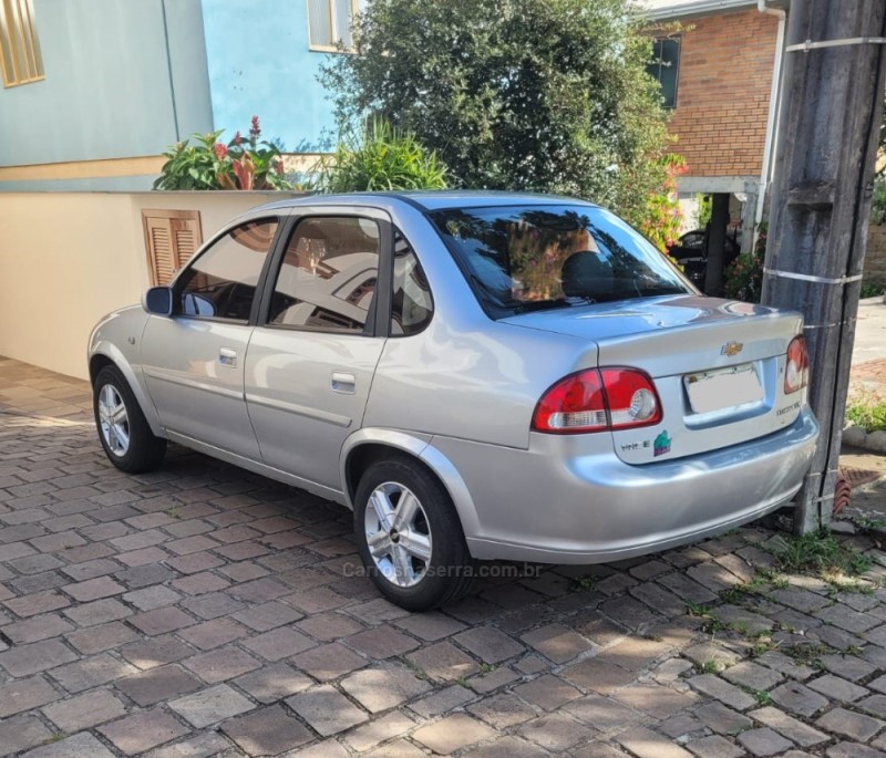 CLASSIC 1.0 MPFI LS 8V FLEX 4P MANUAL - 2013 - NOVA PRATA