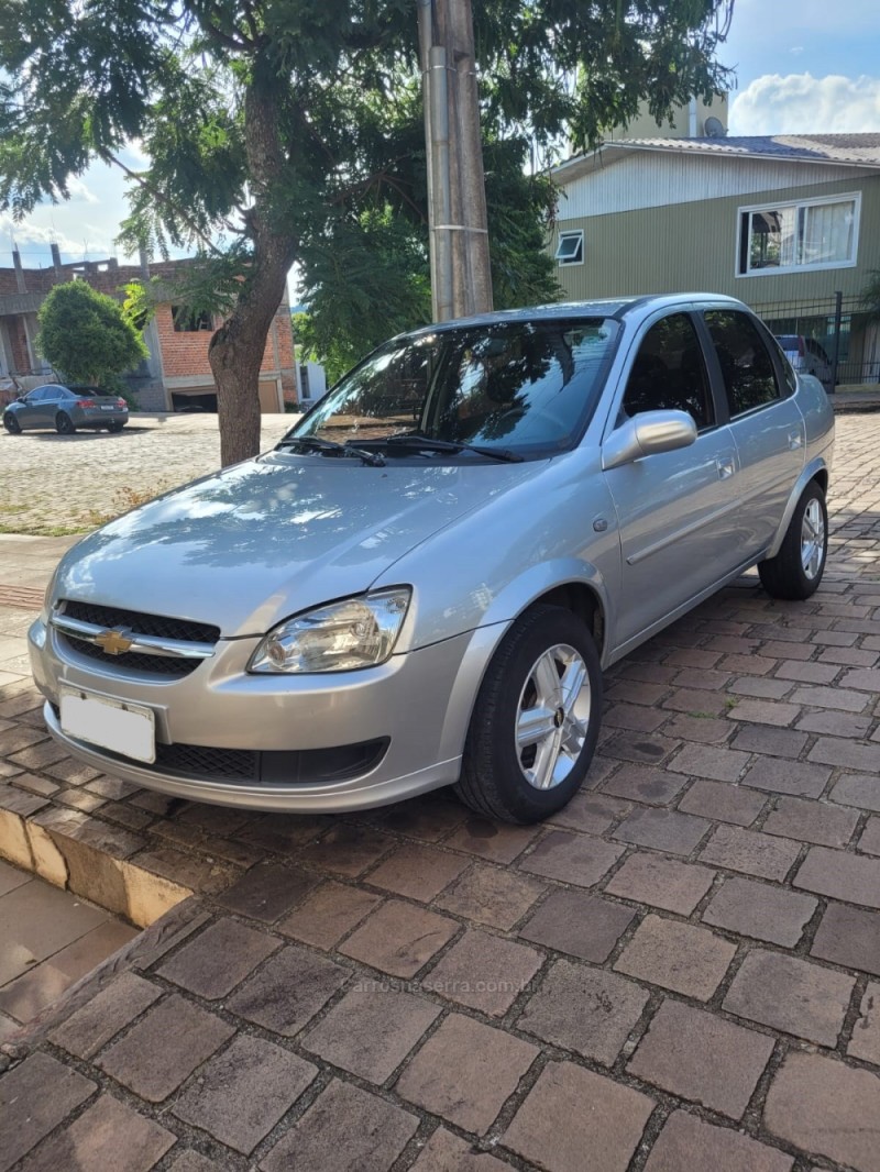 CLASSIC 1.0 MPFI LS 8V FLEX 4P MANUAL