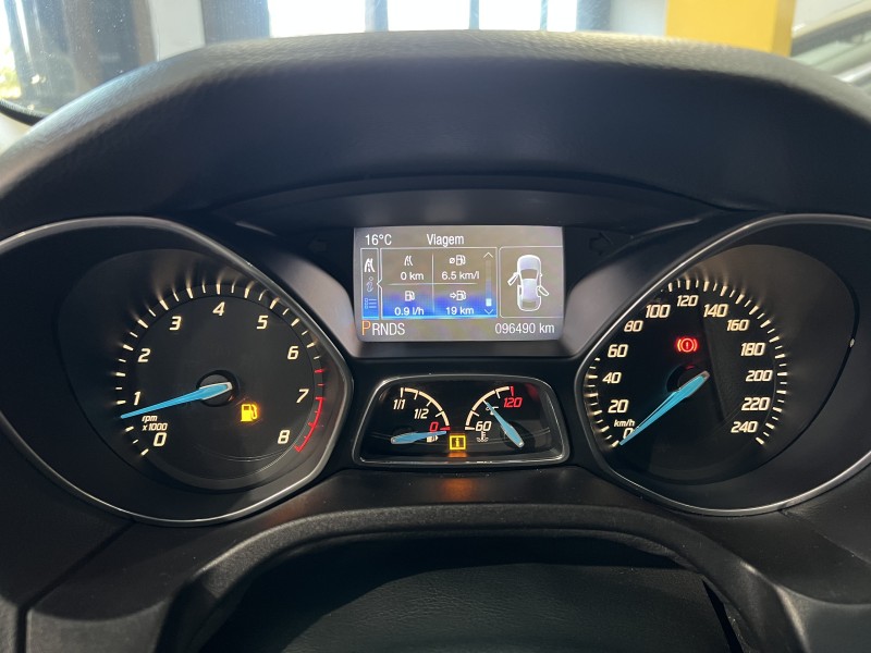 FOCUS 2.0 SE PLUS SEDAN 16V FLEX 4P AUTOMÁTICO - 2015 - CAXIAS DO SUL