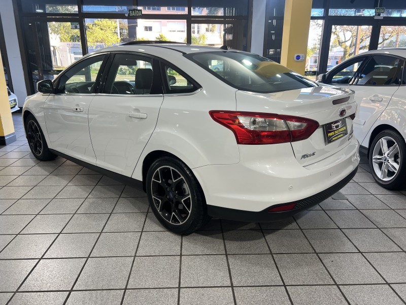 FOCUS 2.0 SE PLUS SEDAN 16V FLEX 4P AUTOMÁTICO - 2015 - CAXIAS DO SUL