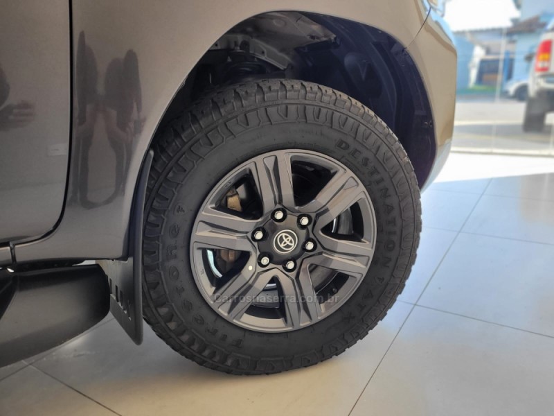 HILUX 2.8 SR CHALLENGE 4X4 CD 16V TURBO DIESEL 4P AUTOMÁTICO - 2024 - CANELA