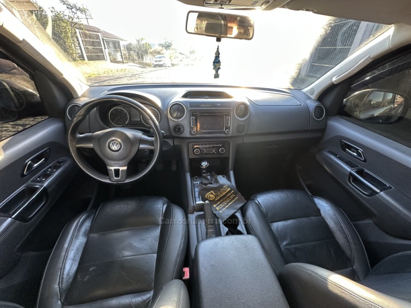 AMAROK 2.0 HIGHLINE 4X4 CD 16V TURBO INTERCOOLER DIESEL 4P MANUAL - 2011 - CAXIAS DO SUL
