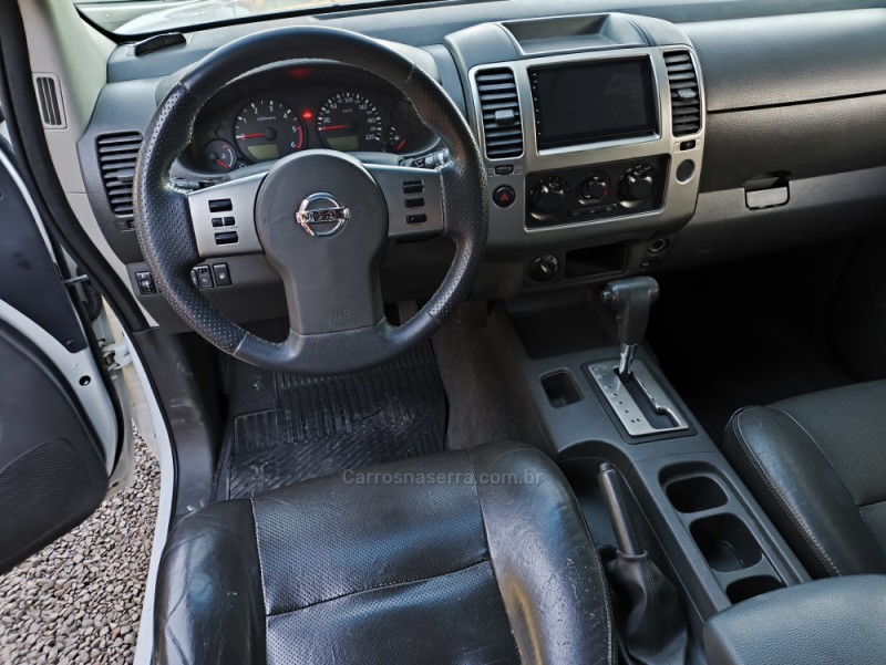 FRONTIER 2.5 LE 4X4 CD TURBO ELETRONIC DIESEL 4P AUTOMÁTICO - 2013 - FARROUPILHA