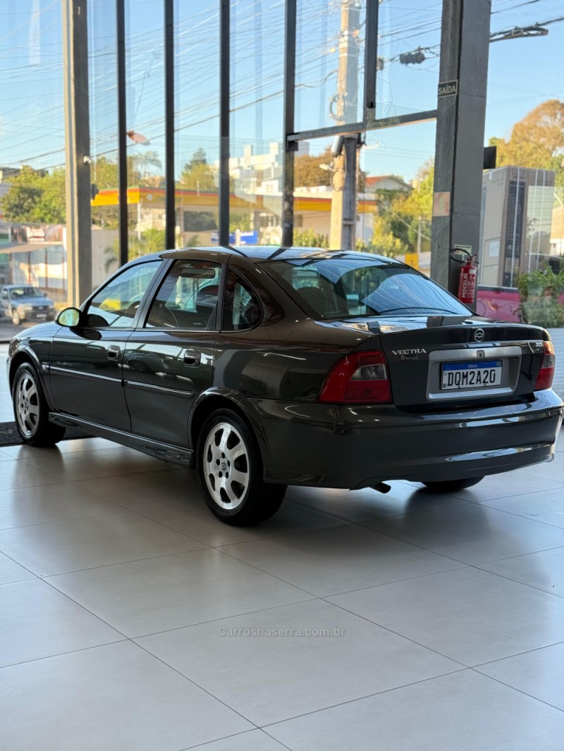 VECTRA 2.0 MPFI COLLECTION 8V GASOLINA 4P MANUAL - 2005 - SANTA CRUZ DO SUL