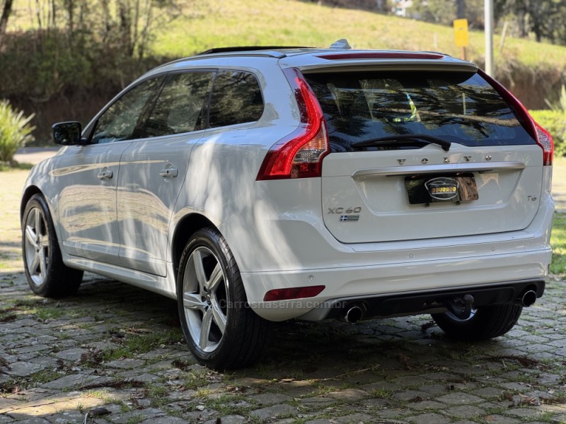 XC60 2.0 T6 R DESIGN TURBO GASOLINA 4P AUTOMÁTICO - 2015 - GRAMADO