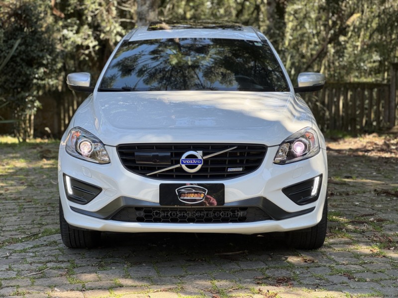 XC60 2.0 T6 R DESIGN TURBO GASOLINA 4P AUTOMÁTICO - 2015 - GRAMADO
