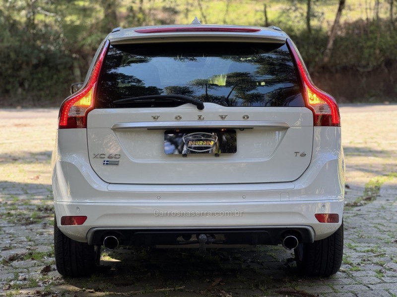 XC60 2.0 T6 R DESIGN TURBO GASOLINA 4P AUTOMÁTICO - 2015 - GRAMADO