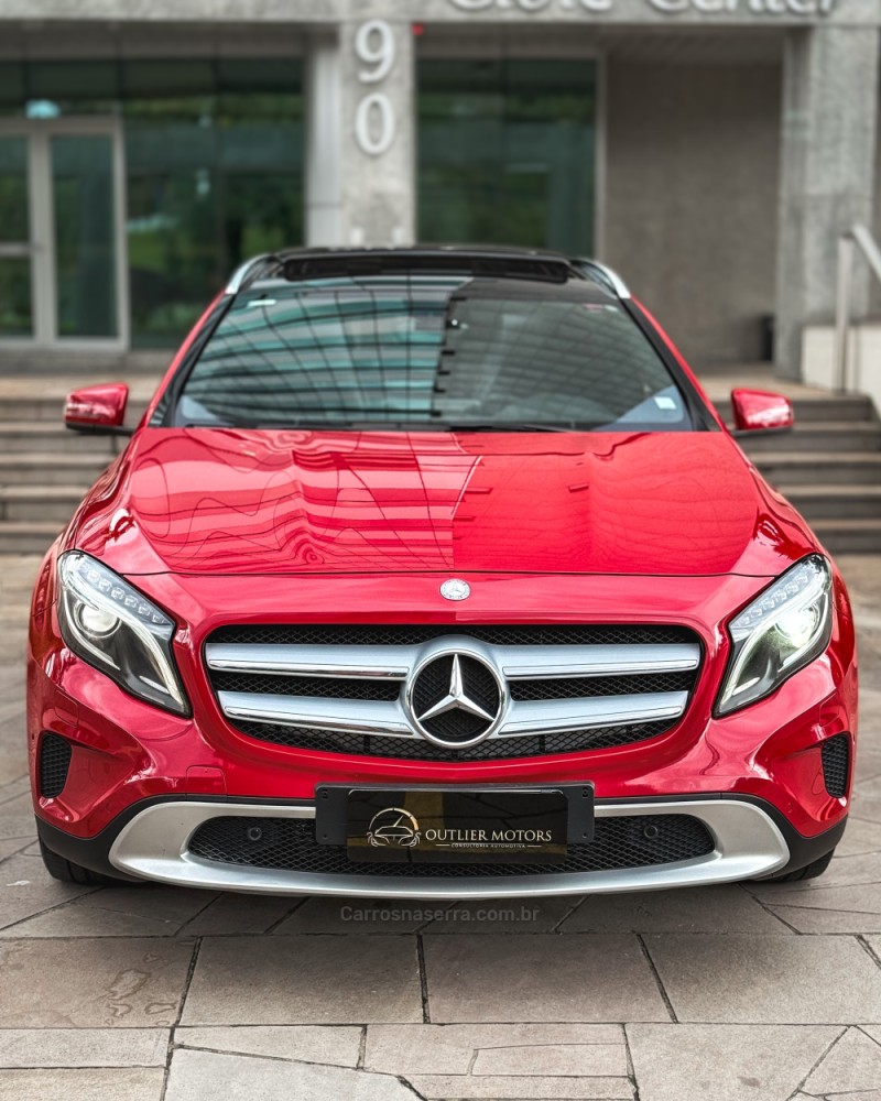 GLA 200 1.6 CGI VISION 16V TURBO FLEX 4P AUTOMÁTICO - 2015 - NOVO HAMBURGO