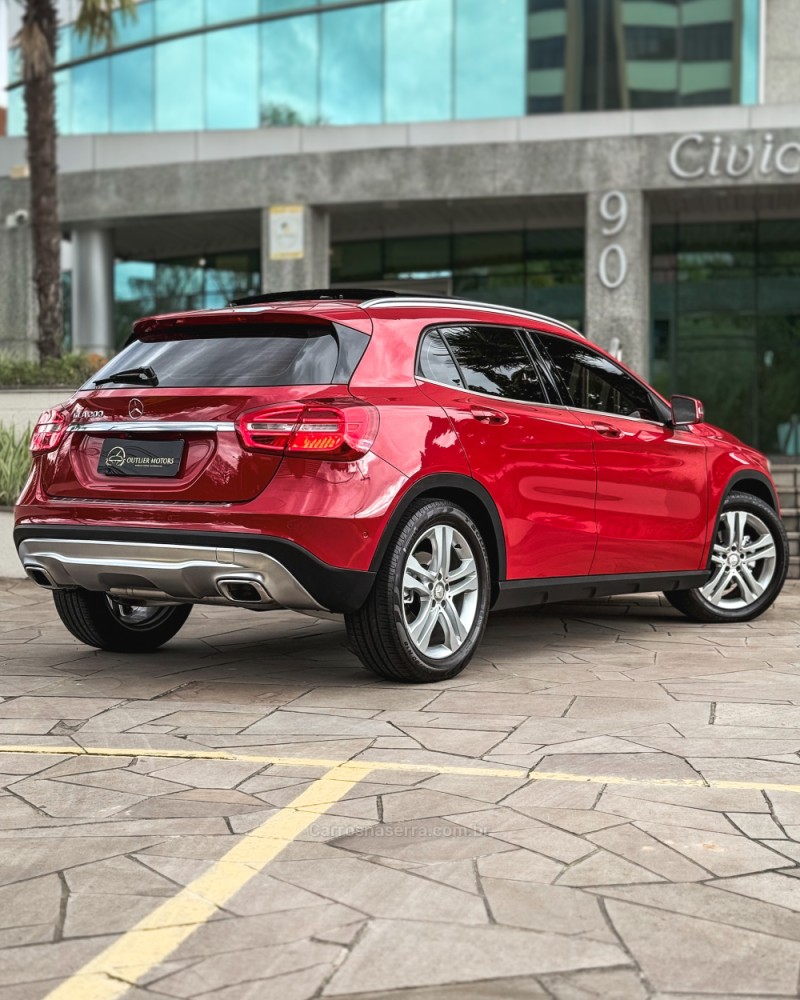GLA 200 1.6 CGI VISION 16V TURBO FLEX 4P AUTOMÁTICO - 2015 - NOVO HAMBURGO