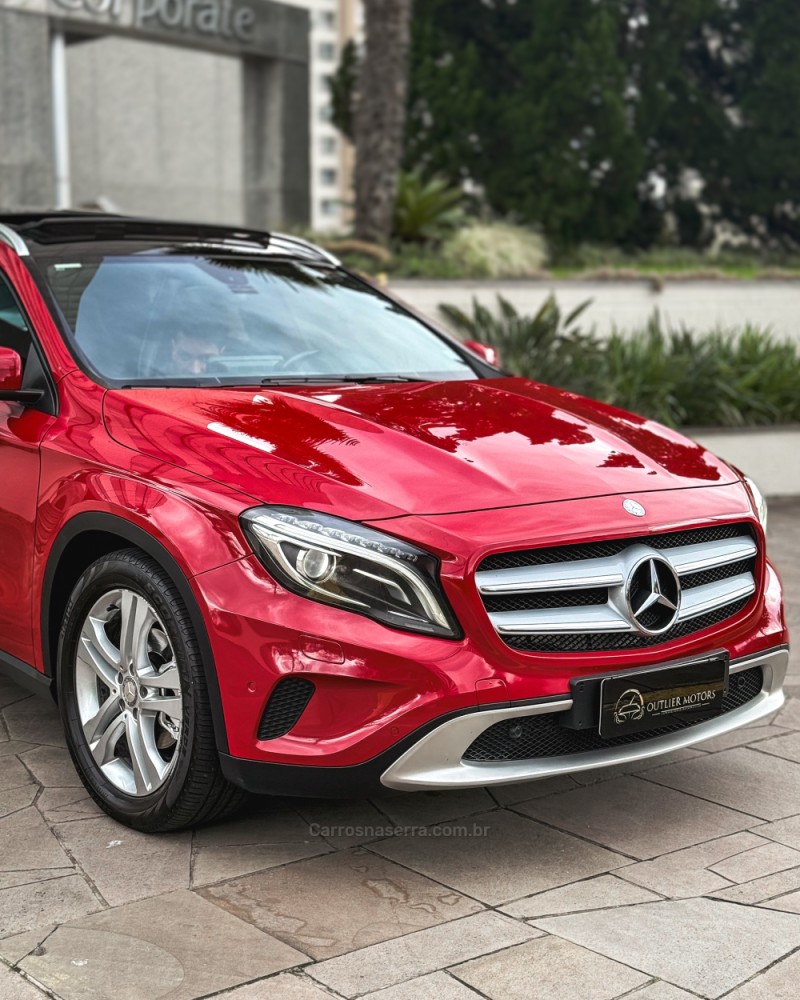 GLA 200 1.6 CGI VISION 16V TURBO FLEX 4P AUTOMÁTICO - 2015 - NOVO HAMBURGO