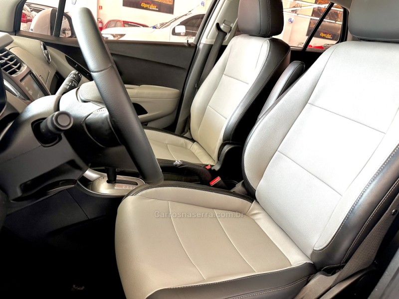 TRACKER 1.8 MPFI LTZ 4X2 16V FLEX 4P AUTOMÁTICO - 2015 - NOVO HAMBURGO