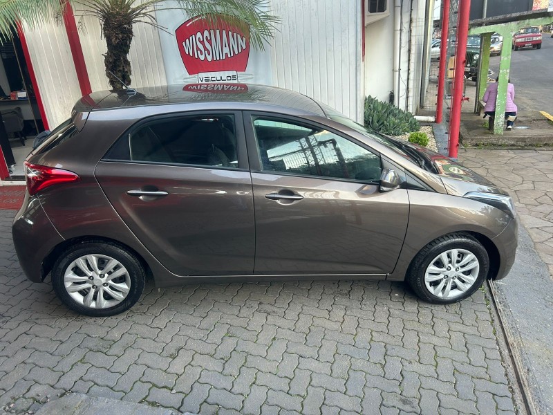 HB20 1.0 COMFORT 12V FLEX 4P MANUAL - 2017 - TRêS COROAS