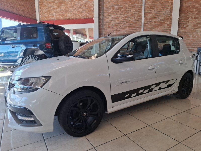 SANDERO 2.0 RS 16V FLEX 4P MANUAL - 2017 - FARROUPILHA