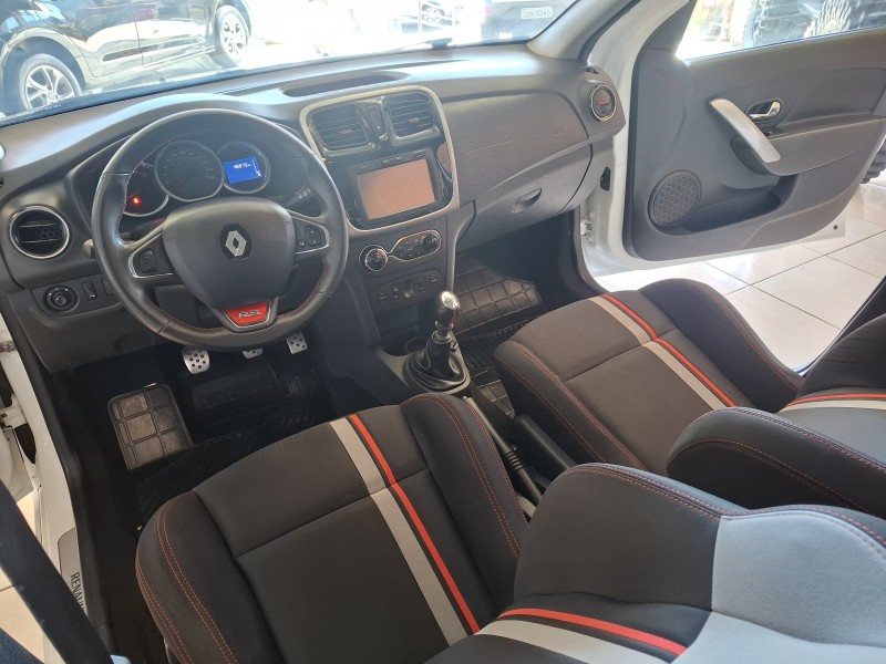 SANDERO 2.0 RS 16V FLEX 4P MANUAL - 2017 - FARROUPILHA