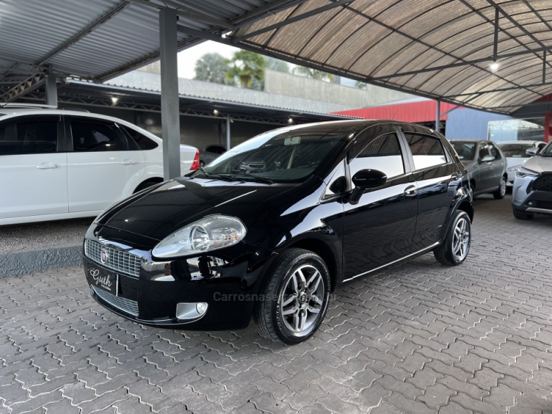 PUNTO 1.4 ATTRACTIVE 8V FLEX 4P MANUAL