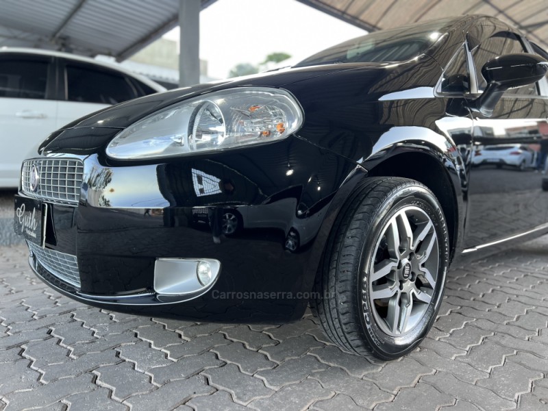 PUNTO 1.4 ATTRACTIVE 8V FLEX 4P MANUAL - 2011 - BOM PRINCíPIO