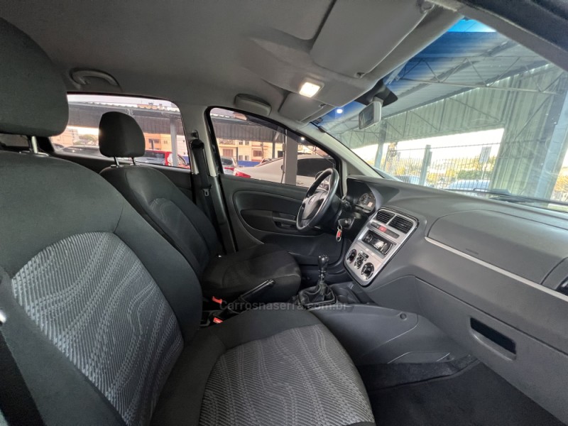 PUNTO 1.4 ATTRACTIVE 8V FLEX 4P MANUAL - 2011 - BOM PRINCíPIO